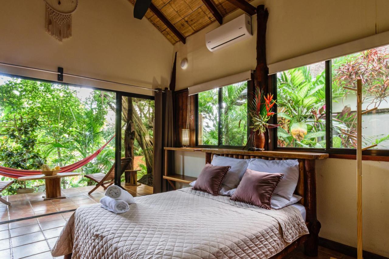 Funky Monkey Lodge Playa Santa Teresa  エクステリア 写真