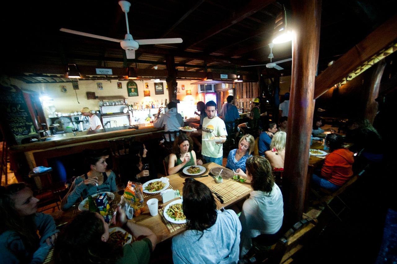 Funky Monkey Lodge Playa Santa Teresa  エクステリア 写真