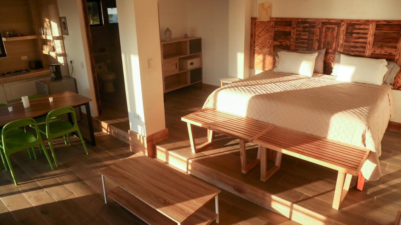 Funky Monkey Lodge Playa Santa Teresa  エクステリア 写真